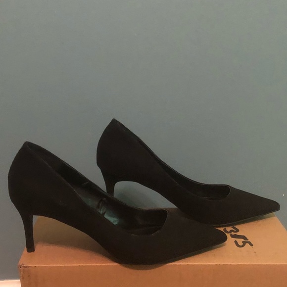 Black Petite Heels - Size 8 - Picture 3 of 3
